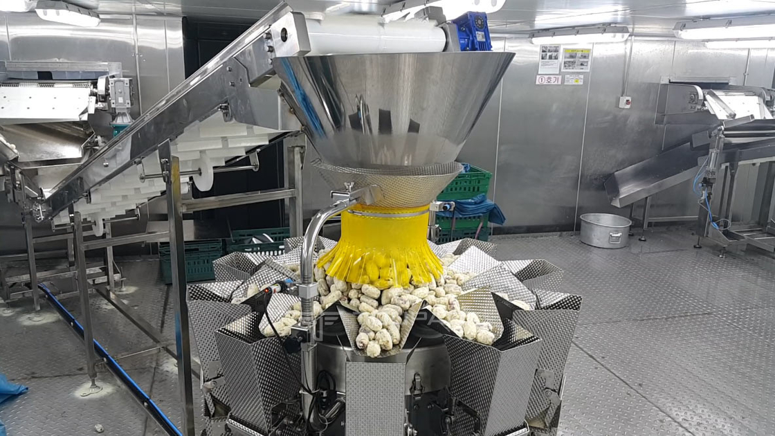 Sistema de embalaje automatizado de 30bpm para nuggets de pollo congelado industria alimentaria con pesaje multi-cabeza