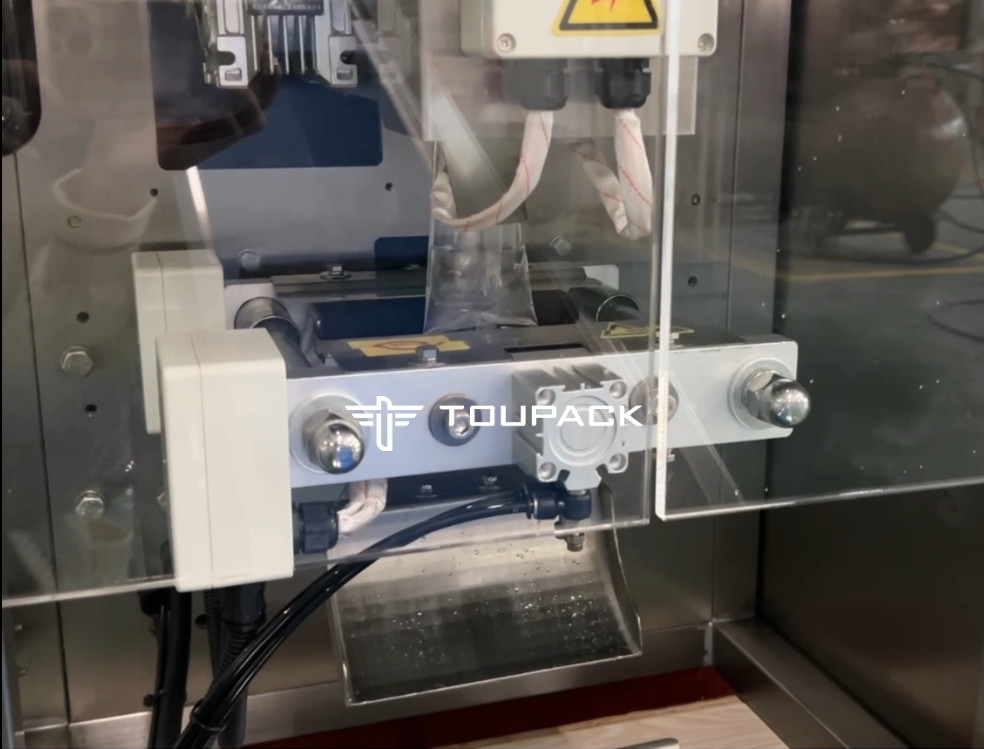 Máquina automática de envasado de envases para enjuague bucal de bolsas pequeñas Lubrificantes de maquillaje con agua de lavado de líquidos Sistemas de pesaje y envasado