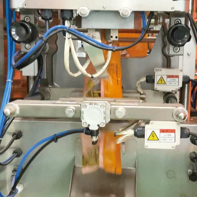 10/14 Hoppers Máquinas de pesaje multicabeza para embalaje de pellets Bolsas de plástico Máquina de embalaje de pesaje multicabeza vertical