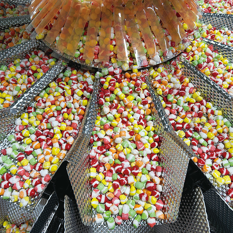 Embalaje automático Caramelo duro Azúcar gomoso Botella redonda Jar de plástico llenando tapa y máquina de embalaje