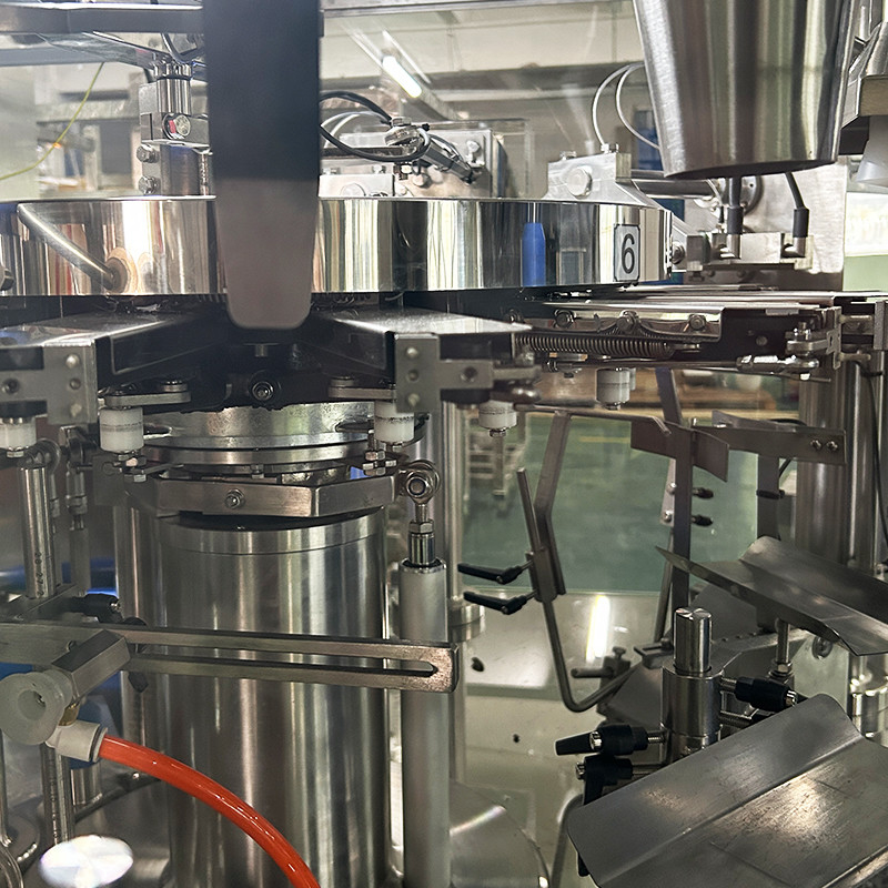 Máquina empacadora de bolsas de forma irregular multifunción para pollo con palomitas de maíz, bolsa de pie automática, máquina empacadora Doypack de cerdo congelado