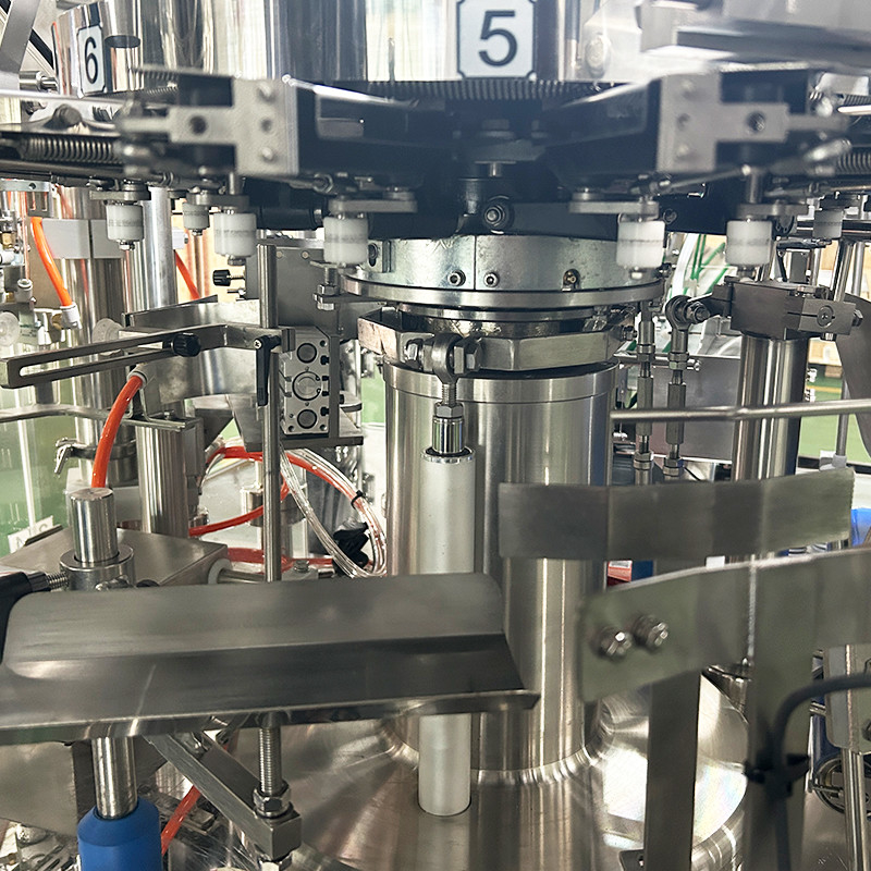 Máquina empacadora de bolsas de forma irregular multifunción para pollo con palomitas de maíz, bolsa de pie automática, máquina empacadora Doypack de cerdo congelado