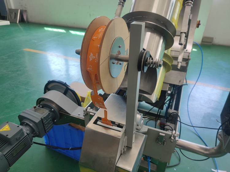 Máquina automática de envasado en bolsa de red con rango de pesaje de 3g-5000g para envasar verduras, frutas, jengibre, patatas y cítricos