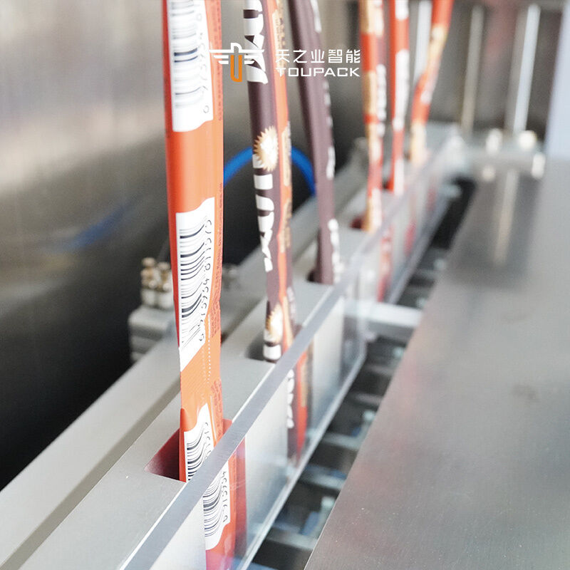 Máquina automática de embalaje de bolsas de 50 ml y 100 ml de jugo de frutas y helados